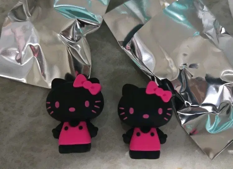 https://media.bunjang.co.kr/product/420306617_1_1784206596_w{res}.jpg